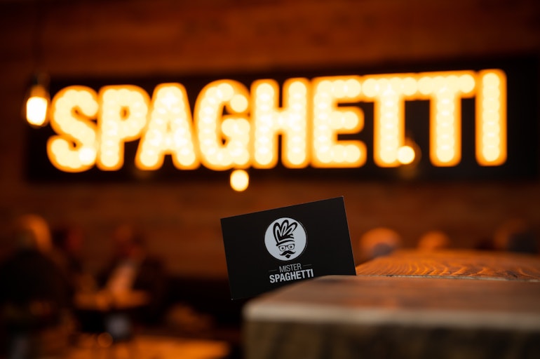 UNIEK, NEW YORK VIBE RESTAURANTCONCEPT